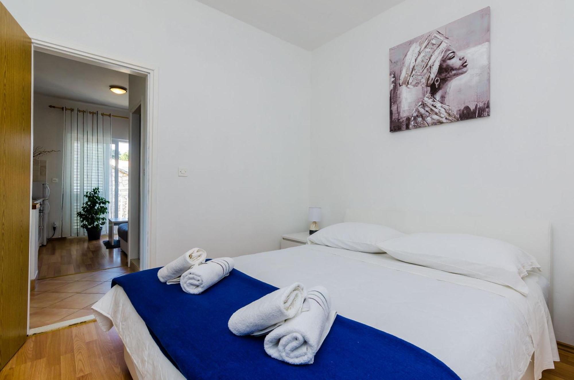Apartments Lorena Mljet Pomena Exterior foto