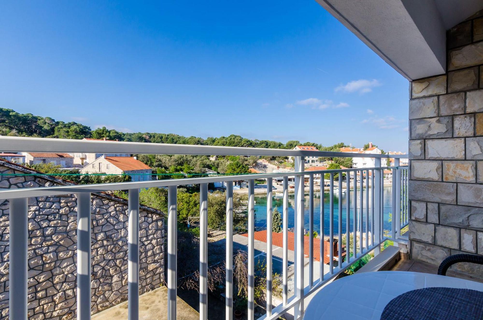Apartments Lorena Mljet Pomena Exterior foto
